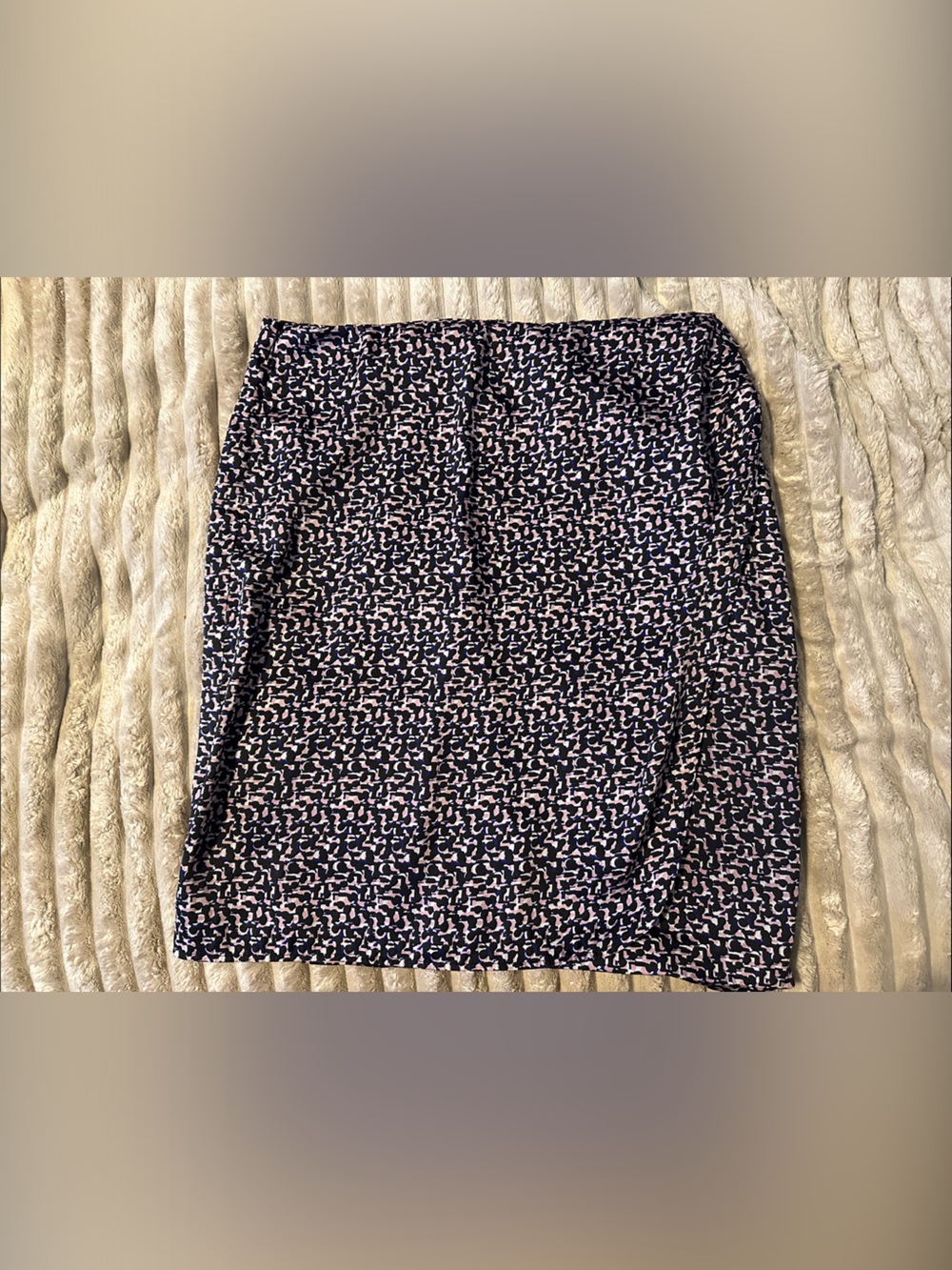 Liz Claiborne Black and Light Pink Patterned Pencil Skirt